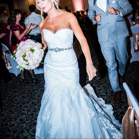 David’s Bridal wedding dress size 6 - length was never altered - Picture 1 of 6